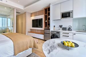 Luxury One Bed - Sandton Skye Apt 405