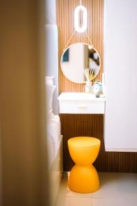Free Parking - Chicago Suite near Moa, Airport, Pasay City