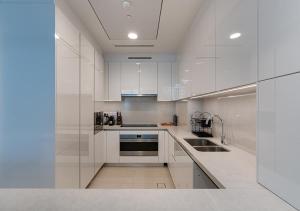 Canal Front Residence 5, Al Wasl - 2 Bedroom with Maids room - Allsopp & Allsopp 02