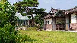 Ganghwa Gichayeohaeng Pension