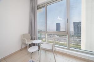 Free housekeeping visits during your stay - StayShort - Extra Spacious 1BR Apartment in IMPZ Sleeps 6