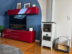 Stilvolle, ruhige Wald-FeWo - Kaminofen, Dachterrasse, hundefreundlich