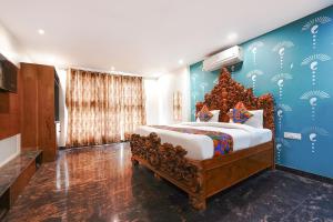 FabHotel Golden Mansion