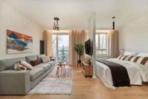 Stylish Studio in Ożarów Mazowiecki with Balcony by Noclegi Renters