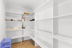 Norling Vista - Spacious Modern Retreat for Families
