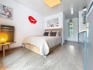 Studio le Venus 17 avec terrasse au village naturiste Port Venus