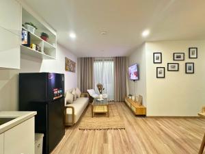 1991 Home - Cozy 3BR Family Apartment w Balcony near Sapa Church