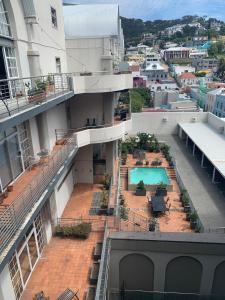 Large flat, Mountain Views near great restaurants