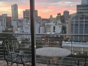 Large flat, Mountain Views near great restaurants