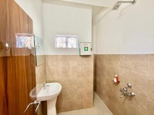 Yepplo Holiday Home - Nongmynsong - Shillong - 24hrs Caretaker - Breakfast - Power Backup & Parking
