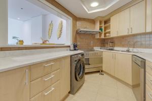 Al Sarrood, Palm Jumeirah - 1 Bedroom Apartment - Allsopp & Allsopp