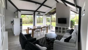 Spacious 6p vacation home with garden