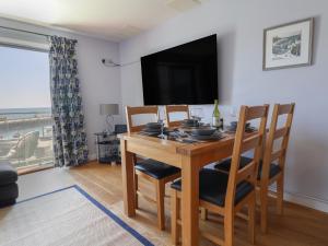 36 Quay West Apartments