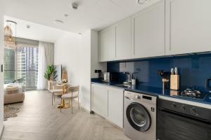 Chic Studio in Peninsula Three, Business Bay