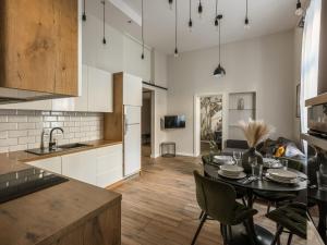 Bohemian Suites by Fragola Apartments