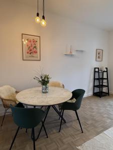 Cozy City Apartment - Quiet Area