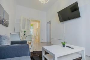 Budget & Friendly 1BR & LR Close to Belvedere Palace