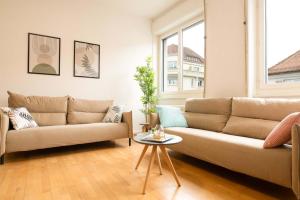Spacious Zurich flat with game room & pool table