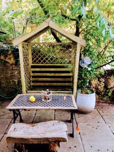 Quirky countryside annexe