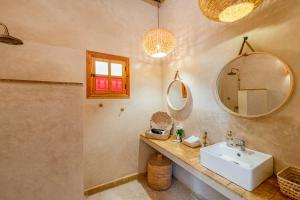 Riad Imane-Gorgeous Suny Terrace Breakfast Pool