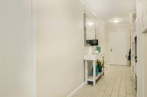 7 A, One Bedroom Condo