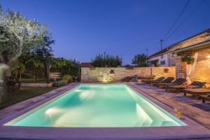 Šišman in Zemunik Donji - Haus für 10 Personen