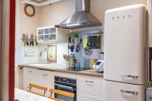 Cozystay 1225 Bourgeois Charm in Cannes Center