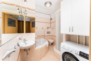 Nowa Huta Standard Apartment by BookingHost