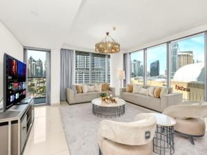 Kensington Prime 4BR Burj View and Dubai Mall Link