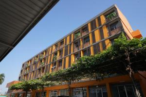 Fullroom 77 Srinakarin