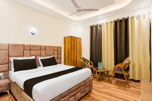 Hotel O Royals