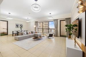 Rimal 5, JBR - 3 Bedroom with Maids Room Apartment - Allsopp & Allsopp