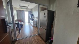 Quiet Condo, Minutes to Everything