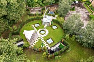 Luxurious subterranean mansion - 3 spectacular bedrooms