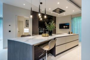 Luxurious subterranean mansion - 3 spectacular bedrooms