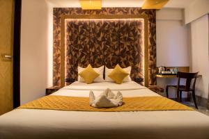 Hotel Malad Inn opposite Malad Railway Station