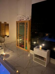 Love White Room Privée avec Spa privatif