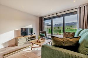 Whalesborough Penthouse 2 0