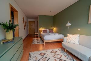 Green Studio near Metro, Cedofeita, Porto