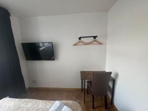 G2 Economy Double Room - Sandycroft Guest House