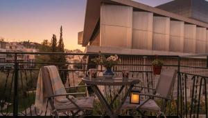 Premium House Steps Away from Acropolis Museum