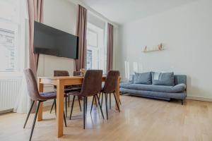 Stylish 2 Bedroom Apartment For Long Stays, Super Central
