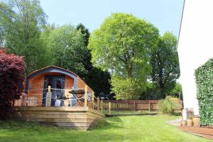 Munros Deluxe Pod with hot tub - Ben Nevis view