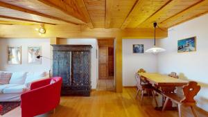 Engadine attic within walking distance of the facilities