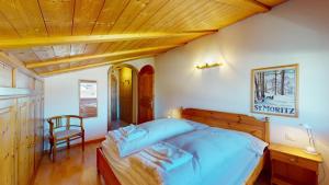 Engadine attic within walking distance of the facilities