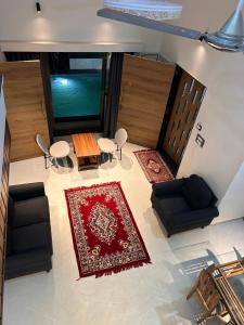 HLN-35 Home in the lap of nature