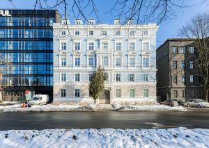 Luxury Central Riga Studio, Raina Nams