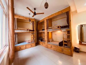 Solo Nari Backpackers Rishikesh