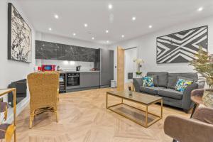 Central 3 Bed Flat 8 Min Walk To City Centre - Pass the Keys