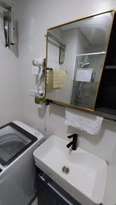 MCStaycation at Spring Residence Near Airport